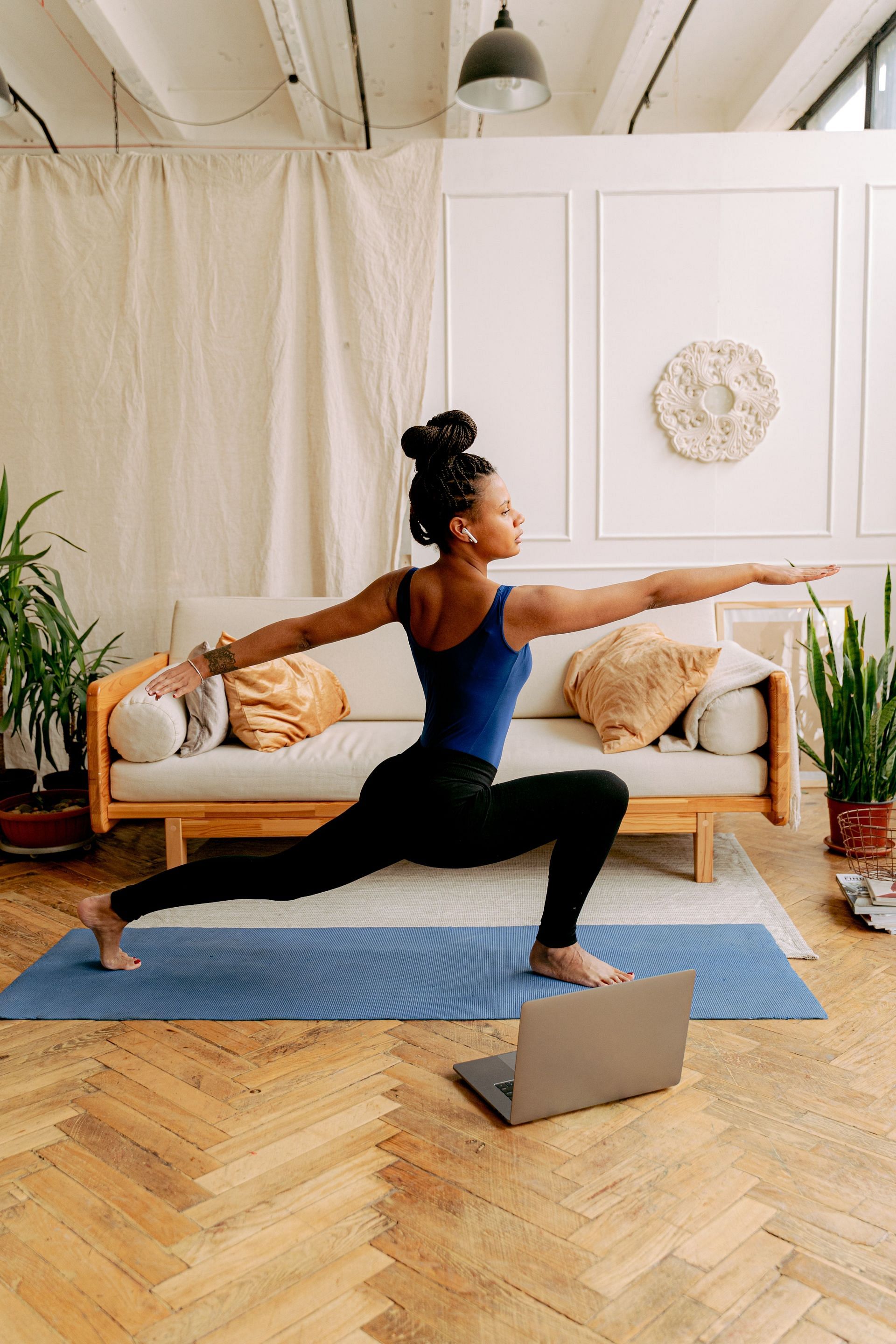 Yoga (Image via Pexels)